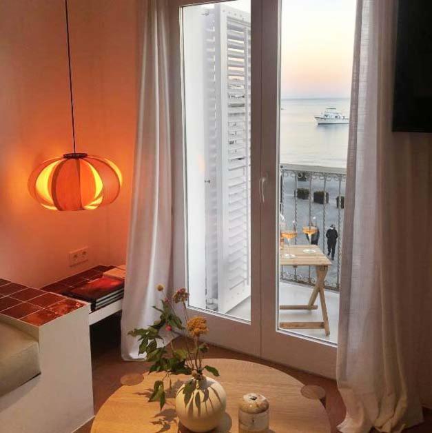 Beachfront Suite In Cadaques Center Zewnętrze zdjęcie